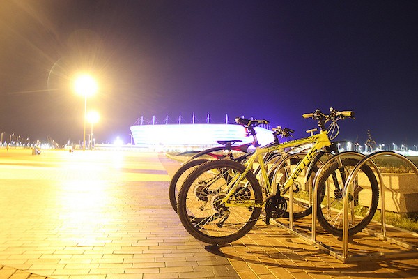 Вечерняя велопрогулка до стадиона через Рыбную деревню в октябре