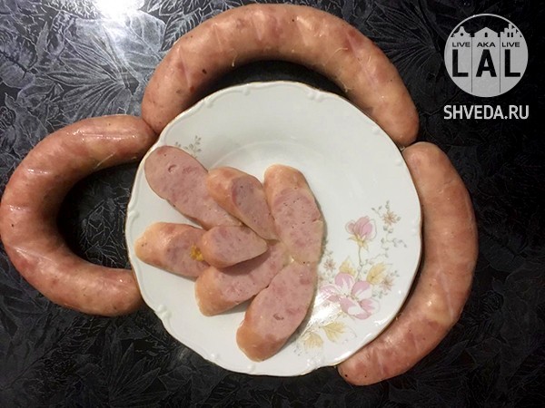 Рецепт: как приготовить вареную колбасу из свинины с курицей дома в духовке